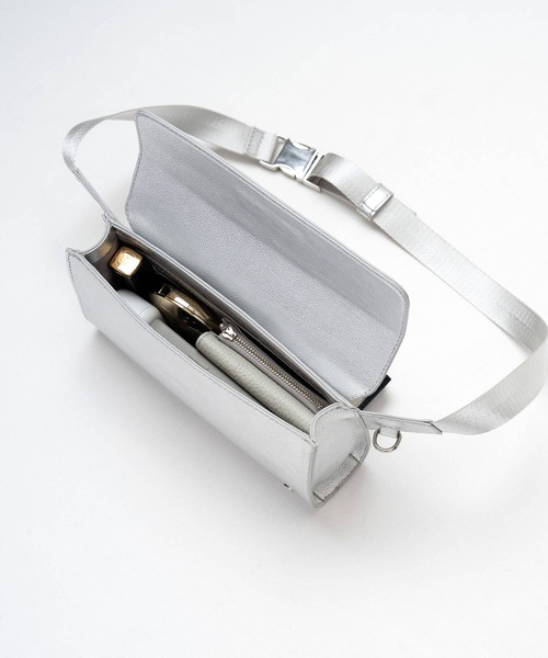 HAYNI（ヘイニ）の「Maribol マリボル（ボディバッグ/ウエストポーチ・レディース・シルバー/ブラック・FREE）」の11枚目の写真