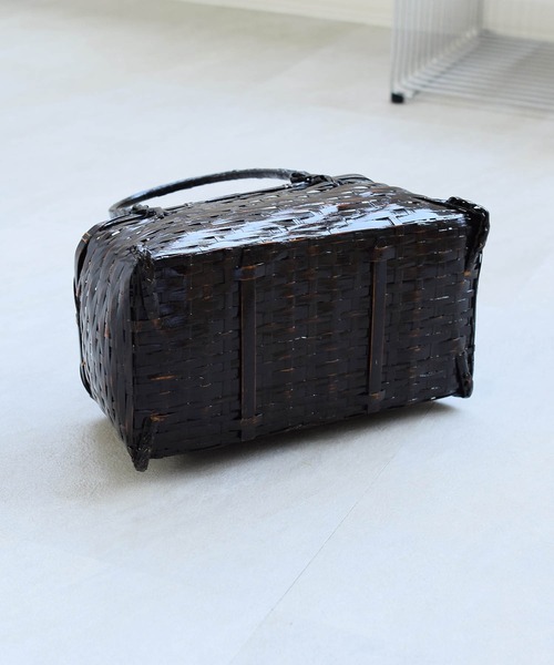 utatane(ウタタネ)の「竹かごバッグ+日本製注染生地あずま袋セット utatane 黒飴色 紺の川面(かごバッグ・レディース・ブラック・FREE)」の5枚目の写真