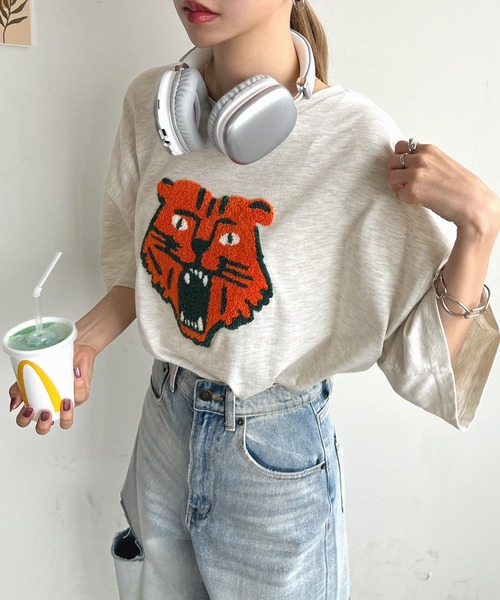Futier land（フューティアランド）の「トラ相良刺繍BIGTシャツ（Tシャツ/カットソー・レディース・ブラック/ブルー/オートミール/ホワイト・FREE）」の17枚目の写真