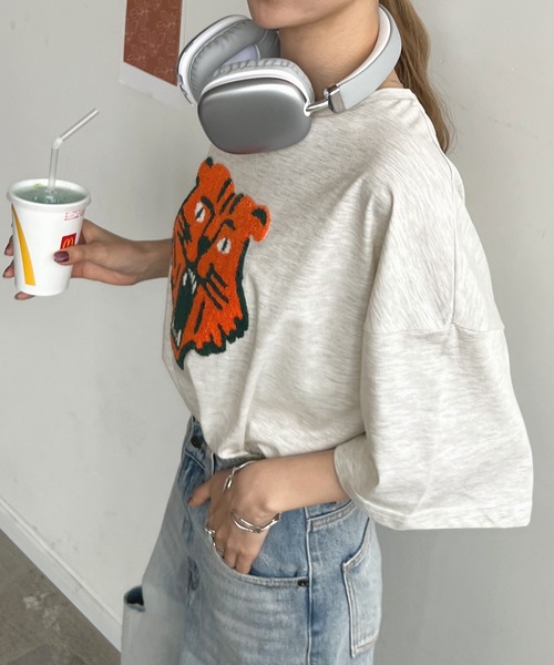 Futier land（フューティアランド）の「トラ相良刺繍BIGTシャツ（Tシャツ/カットソー・レディース・ブラック/ブルー/オートミール/ホワイト・FREE）」の19枚目の写真