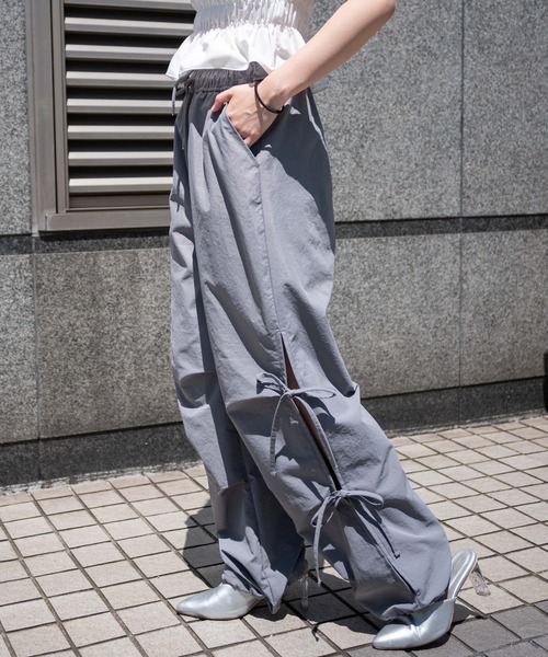 WEGO(ウィゴー)の「WEGO/サイドリボンパラシュートパンツ(カーゴパンツ・レディース・ライトピンク/ブラック/オフホワイト/グレー/オリーブ・SMALL/MEDIUM)」の16枚目の写真