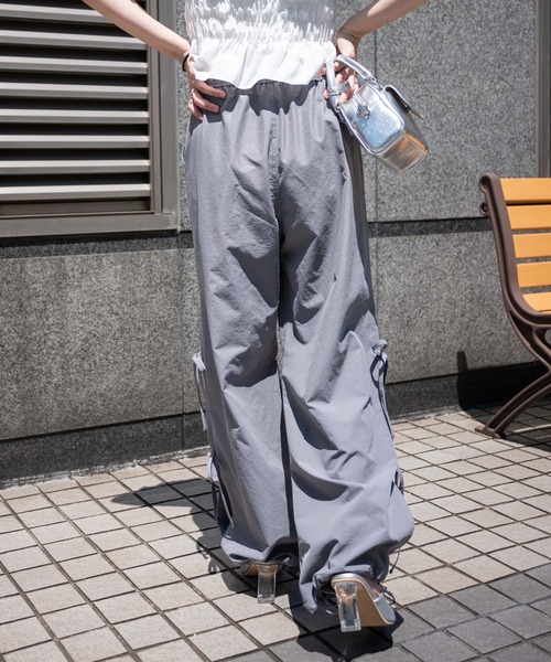 WEGO(ウィゴー)の「WEGO/サイドリボンパラシュートパンツ(カーゴパンツ・レディース・ライトピンク/ブラック/オフホワイト/グレー/オリーブ・SMALL/MEDIUM)」の17枚目の写真
