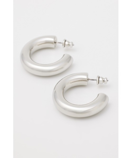 SLY（スライ）の「VOLUME HOOP P/EARRING ボリューム フープ ピアス（ピアス（両耳用）・レディース・ゴールド/シルバー・FREE）」の4枚目の写真