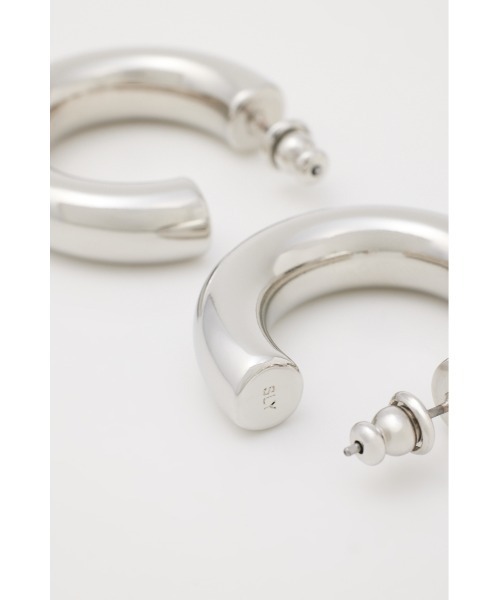 SLY（スライ）の「VOLUME HOOP P/EARRING ボリューム フープ ピアス（ピアス（両耳用）・レディース・ゴールド/シルバー・FREE）」の5枚目の写真