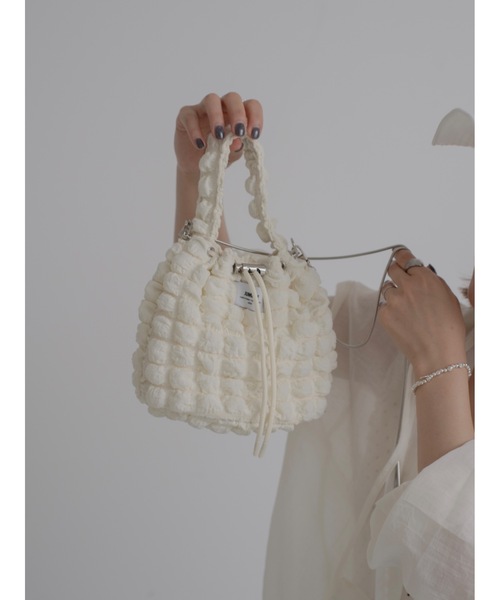 JUMELLE(ジュメロ)の「popcorn bag(ショルダーバッグ・レディース・ブラック/アイボリー・FREE)」の1枚目の写真