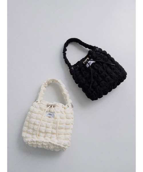 JUMELLE(ジュメロ)の「popcorn bag(ショルダーバッグ・レディース・ブラック/アイボリー・FREE)」の2枚目の写真