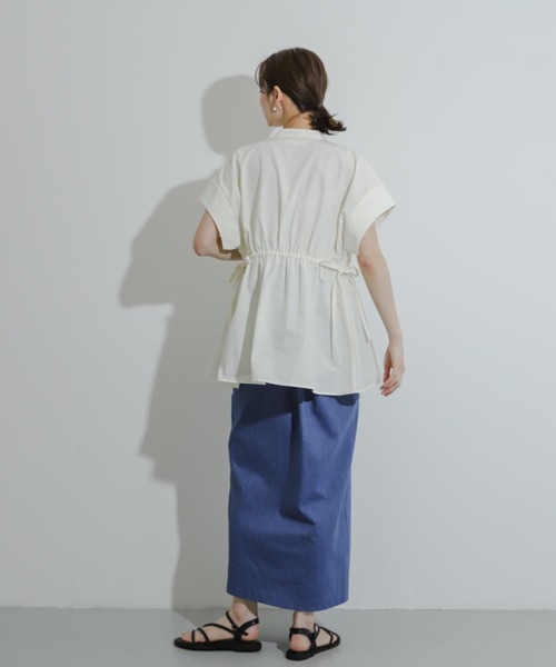 SENSE OF PLACE by URBAN RESEARCH（センスオブプレイスバイアーバンリサーチ）の「ウエストシャーリングペプラムブラウス（シャツ/ブラウス・レディース・オフホワイト/ブラック/ブルー・ONE）」の10枚目の写真