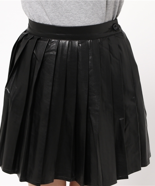 WEGO（ウィゴー）の「WEGO/シャイニープリーツミニスカート（スカート・レディース・シルバー/ブラック・FREE）」の3枚目の写真