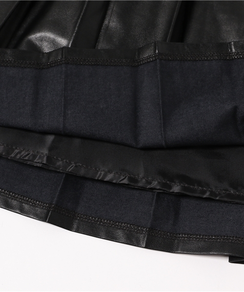 WEGO（ウィゴー）の「WEGO/シャイニープリーツミニスカート（スカート・レディース・シルバー/ブラック・FREE）」の7枚目の写真