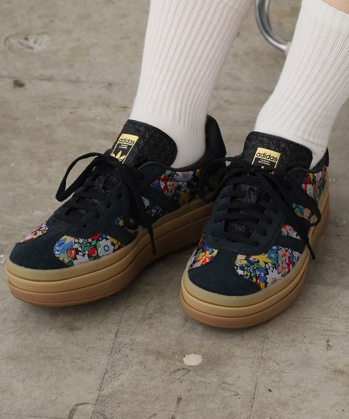 adidas(アディダス)の「adidas/アディダス GAZELLE BOLD W スニーカー(スニーカー・メンズ・グレー×ホワイト/ベージュ/クリーム/ピンク/ブラック・25/24.5/24/23.5/23/26/26.5/27/27.5/28)」の2枚目の写真