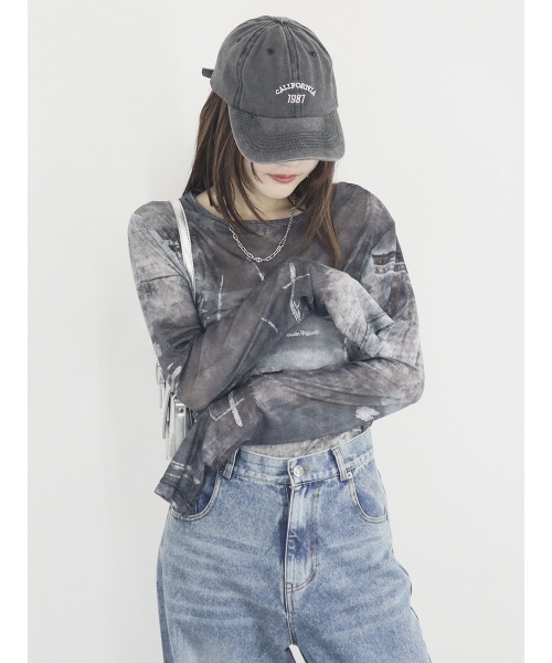 Reurie'(レウリィ)の「ルーズパターンシアートップ/loose pattern sheer top 長袖 クルーネック シースルー 透け感 インナー ニュアンス柄 マーブル模様 総柄 ラメ 大人カジュアル 韓国 水色 ライトブルー ブルー 黒 ブラック(Tシャツ/カットソー・レディース・ブラック/ブルー系その他・FREE)」の22枚目の写真