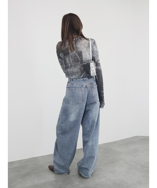 Reurie'(レウリィ)の「ルーズパターンシアートップ/loose pattern sheer top 長袖 クルーネック シースルー 透け感 インナー ニュアンス柄 マーブル模様 総柄 ラメ 大人カジュアル 韓国 水色 ライトブルー ブルー 黒 ブラック(Tシャツ/カットソー・レディース・ブラック/ブルー系その他・FREE)」の6枚目の写真