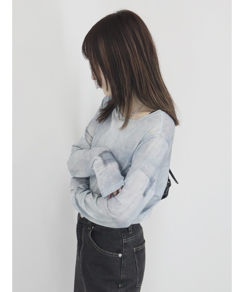 Reurie'(レウリィ)の「ルーズパターンシアートップ/loose pattern sheer top 長袖 クルーネック シースルー 透け感 インナー ニュアンス柄 マーブル模様 総柄 ラメ 大人カジュアル 韓国 水色 ライトブルー ブルー 黒 ブラック(Tシャツ/カットソー・レディース・ブラック/ブルー系その他・FREE)」の11枚目の写真
