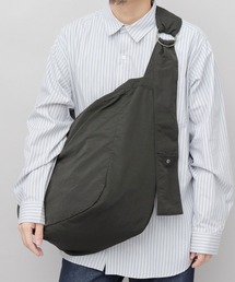 UNIVERSAL OVERALL（ユニバーサルオーバーオール）の「撥水 シワナイロンタフタ ニュースペーパー ショルダーバッグ 30L（ショルダーバッグ・メンズ）」