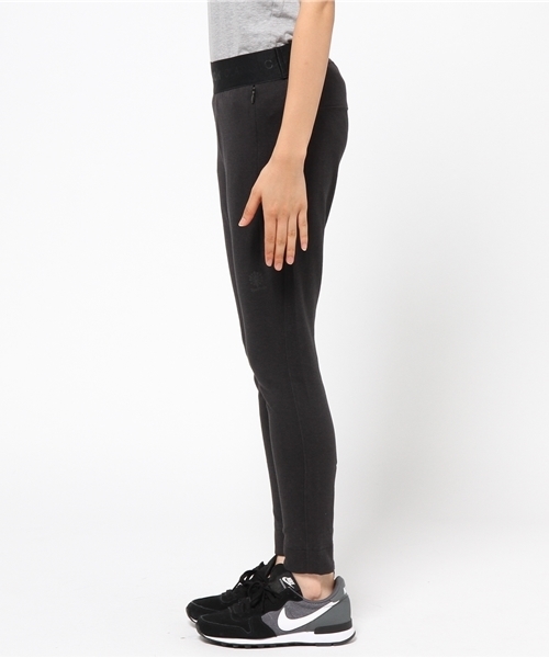 Reebok（リーボック）の「ウィメンズ リーボック スキニー スウェットパンツ Reebok WMNS 90 TREND SWEAT PANT AA3917/AA8661（その他パンツ・レディース・ブラック/ダークグレー・MEDIUM/SMALL）」の4枚目の写真