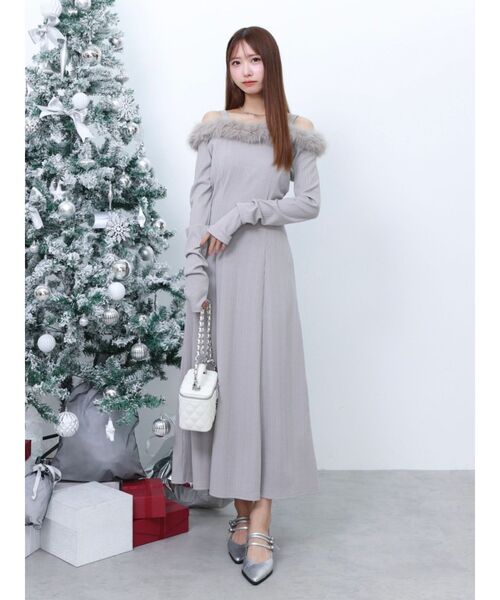 EATME(イートミー)の「フェイクファートリムリブワンピース(ワンピース・レディース・グレー/ブラック/ブラウン/ベージュ・FREE)」の3枚目の写真