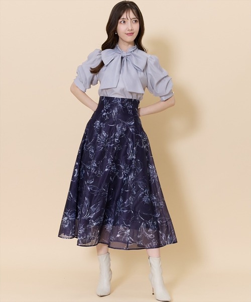 SWINGLE（スウィングル）の「オリジナルシアースモーキーフラワーフレアスカート（スカート・レディース・グリーン系その他/ブルー系その他/レッド系その他・FREE/X-SMALL）」の2枚目の写真