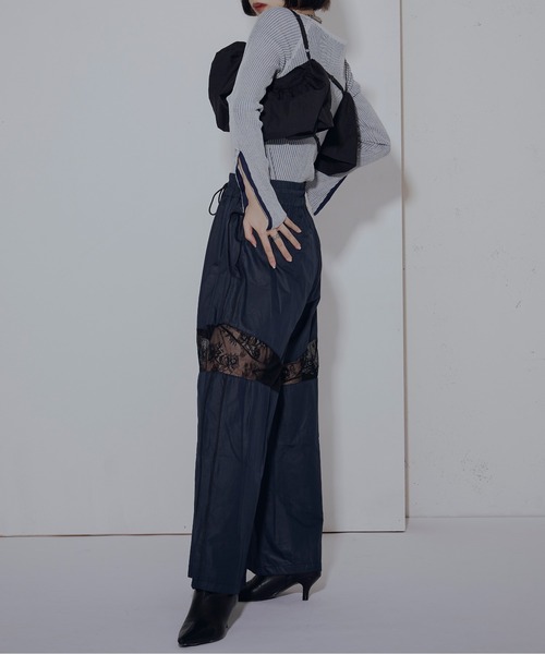 Ezick（エジック）の「Multi-fit 2way バルーンジップビスチェ（ベスト・レディース・アイボリー/ブラック・FREE）」の5枚目の写真