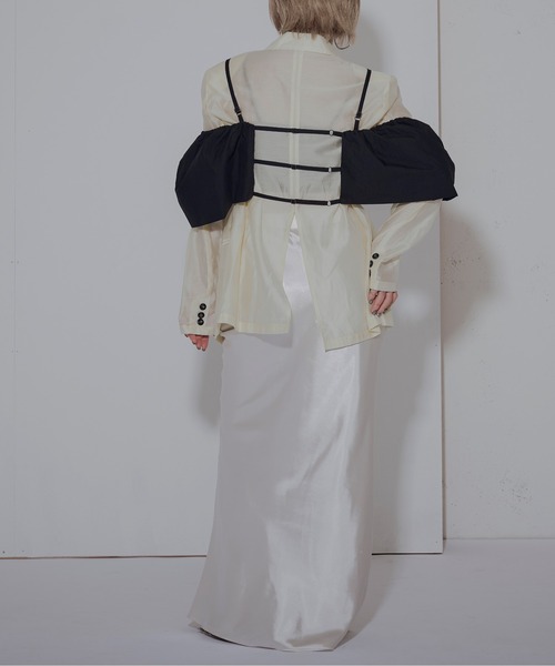 Ezick（エジック）の「Multi-fit 2way バルーンジップビスチェ（ベスト・レディース・アイボリー/ブラック・FREE）」の12枚目の写真