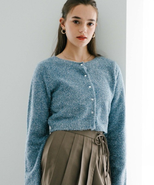 archives(アルシーヴ)の「ラメフェザーコンパクトニットカーディガン(ニット/セーター・レディース・ブルー/ブルーグレー/オレンジ/シルバーグレー・MEDIUM)」の3枚目の写真