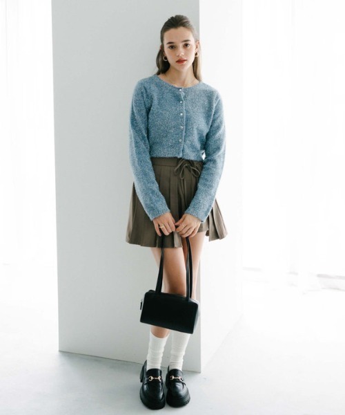 archives(アルシーヴ)の「ラメフェザーコンパクトニットカーディガン(ニット/セーター・レディース・ブルー/ブルーグレー/オレンジ/シルバーグレー・MEDIUM)」の11枚目の写真