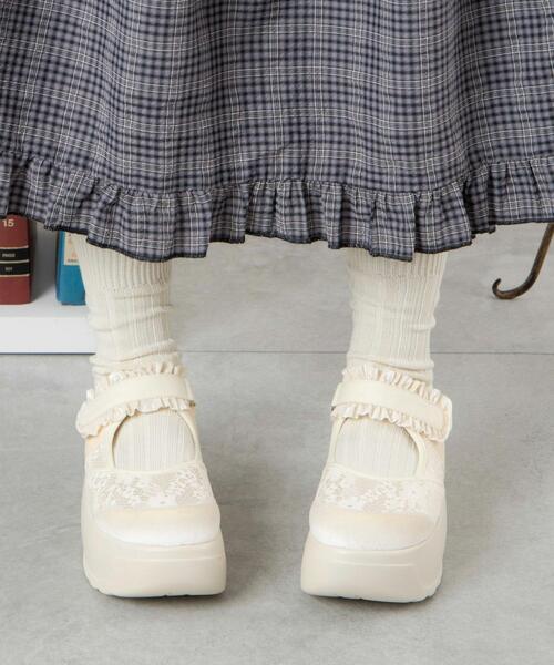 WEGO(ウィゴー)の「WEGO/レースアップベルクロシューズ(バレエシューズ・レディース・オフホワイト/ブラック・MEDIUM/LARGE)」の19枚目の写真