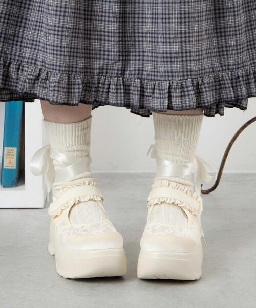 WEGO(ウィゴー)の「WEGO/レースアップベルクロシューズ(バレエシューズ・レディース・オフホワイト/ブラック・MEDIUM/LARGE)」の2枚目の写真