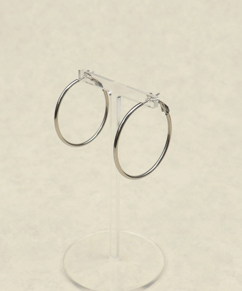 CEMONEMO（セモネモ）の「【金属アレルギー対応】 ワイドフープ ピアス / サージカルステンレス 316L（ピアス（両耳用）・レディース・シルバー/ゴールド・4/5）」の15枚目の写真