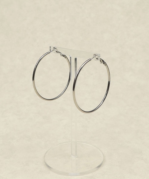 CEMONEMO（セモネモ）の「【金属アレルギー対応】 ワイドフープ ピアス / サージカルステンレス 316L（ピアス（両耳用）・レディース・シルバー/ゴールド・4/5）」の6枚目の写真