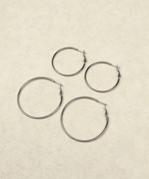 CEMONEMO（セモネモ）の「【金属アレルギー対応】 ワイドフープ ピアス / サージカルステンレス 316L（ピアス（両耳用）・レディース・シルバー/ゴールド・4/5）」の3枚目の写真