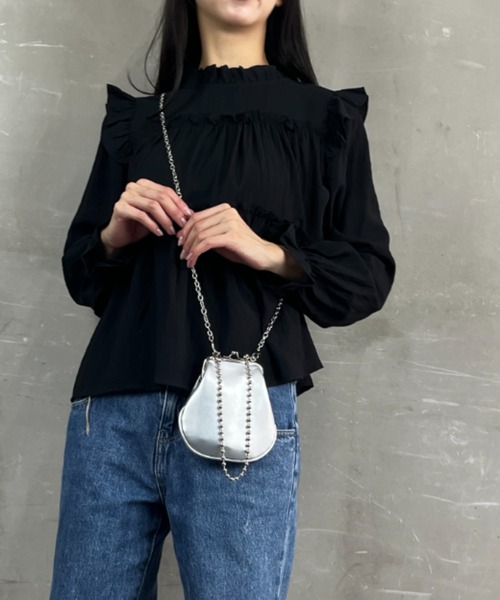 tolene(トレネ)の「フェイクレザー がま口 チェーンショルダー付きミニ ハンドバッグ ショルダーバッグ(ハンドバッグ・レディース・シルバー/ホワイト/ブラック・ONE SIZE)」の8枚目の写真