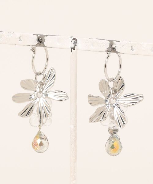 tone(トーン)の「【Withy】朝露~輝く雫とお花のピアス / Hana(ハナ)(MA)(ピアス(両耳用)・レディース・シルバー系その他・FREE)」の12枚目の写真