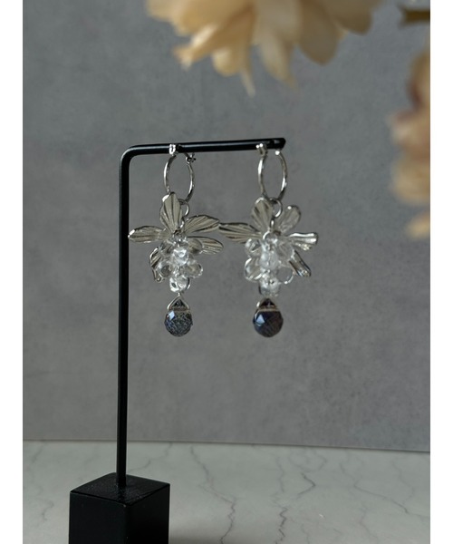 tone(トーン)の「【Withy】朝露~輝く雫とお花のピアス / Hana(ハナ)(MA)(ピアス(両耳用)・レディース・シルバー系その他・FREE)」の4枚目の写真