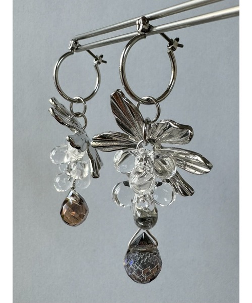 tone(トーン)の「【Withy】朝露~輝く雫とお花のピアス / Hana(ハナ)(MA)(ピアス(両耳用)・レディース・シルバー系その他・FREE)」の8枚目の写真