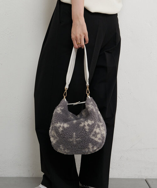 russet（ラシット）の「ラウンドボアミニショルダーバッグ(CE-1418