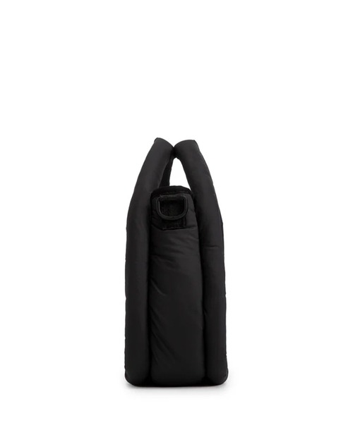 HUNTER（ハンター）の「HUNTER/ハンター ショルダーバック フレイムド パファー ミディ ホーボー FRAMED PUFFER MIDI HOBO UBX3712KBM（ショルダーバッグ・レディース・ブラック/ホワイト・FREE）」の12枚目の写真