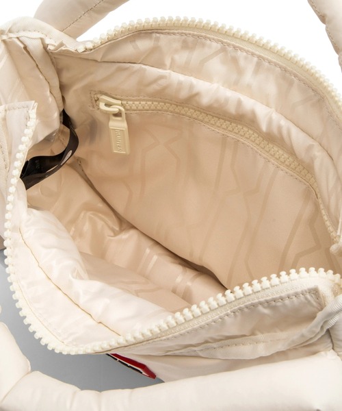 HUNTER（ハンター）の「HUNTER/ハンター ショルダーバック フレイムド パファー ミディ ホーボー FRAMED PUFFER MIDI HOBO UBX3712KBM（ショルダーバッグ・レディース・ブラック/ホワイト・FREE）」の16枚目の写真