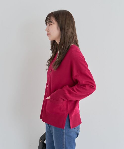 Green Parks(グリーンパークス)の「洗える Vネックカーディガン(カーディガン/ボレロ・レディース・ブラック/グレイッシュベージュ/ホワイト系その他2/レッド系その他/ブルー・FREE)」の22枚目の写真