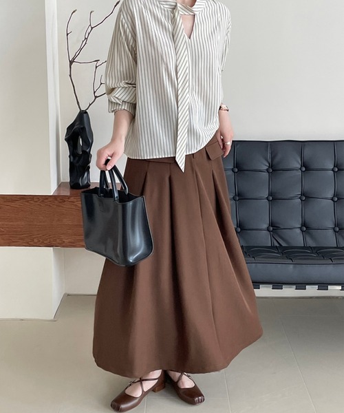 aimoha(アイモハ)の「ネクタイ風ストライプブラウス(シャツ/ブラウス・レディース・ホワイト・LARGE/MEDIUM)」の6枚目の写真