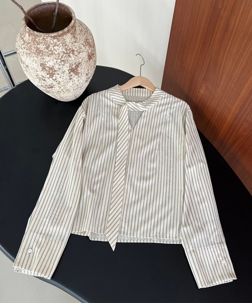 aimoha(アイモハ)の「ネクタイ風ストライプブラウス(シャツ/ブラウス・レディース・ホワイト・LARGE/MEDIUM)」の12枚目の写真