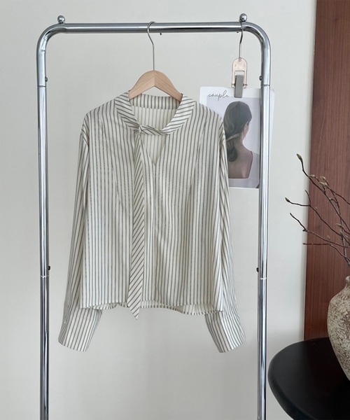 aimoha(アイモハ)の「ネクタイ風ストライプブラウス(シャツ/ブラウス・レディース・ホワイト・LARGE/MEDIUM)」の18枚目の写真