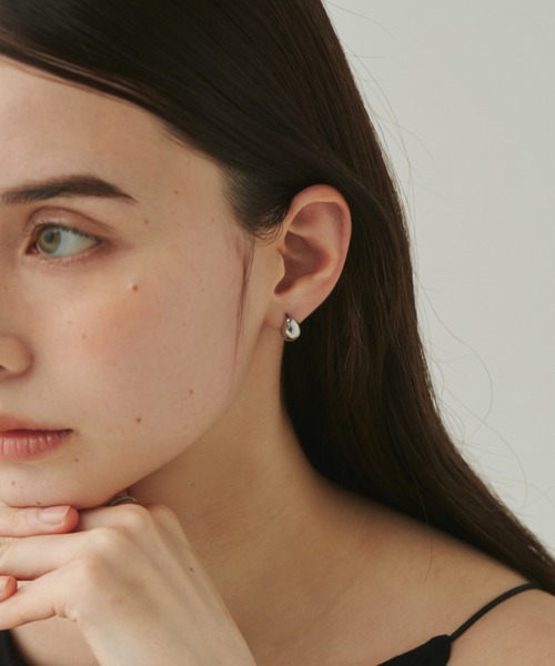 ciite' surgical stainless（シーテサージカルステンレス）の「【 金属アレルギー対応 】 ミニドロップピアス サージカルステンレス   (両耳用)（ピアス（両耳用）・レディース・ゴールド/シルバー/ピンクゴールド・FREE）」の7枚目の写真