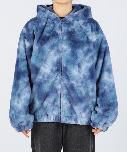 CECIL McBEE(セシルマクビー)の「タイダイ柄フェイクファーパーカー(ブルゾン・レディース・ブルー/ブラック・LARGE/MEDIUM)」の7枚目の写真