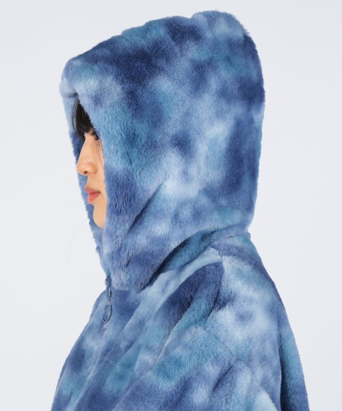 CECIL McBEE(セシルマクビー)の「タイダイ柄フェイクファーパーカー(ブルゾン・レディース・ブルー/ブラック・LARGE/MEDIUM)」の10枚目の写真