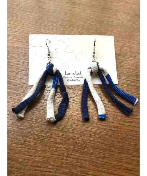 tone（トーン）の「【Le soleil】ファブリック　タッセルピアス(MA)（ピアス（両耳用）・レディース・ネイビー/ブラック/ブルー・FREE）」の8枚目の写真