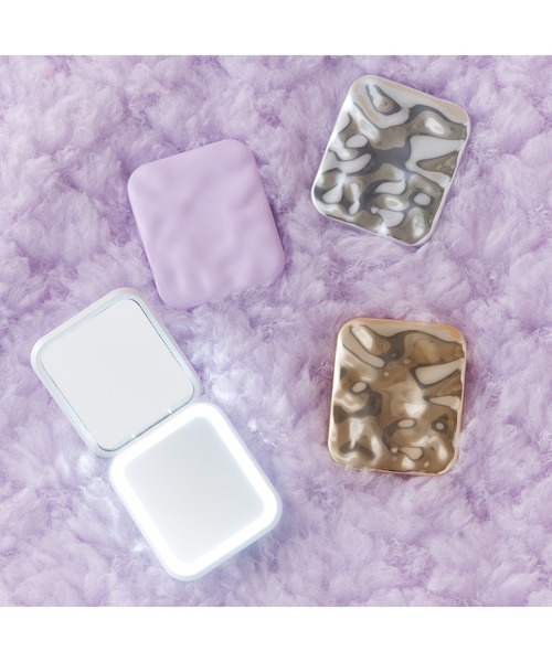 Francfranc(フランフラン)の「ブロンシュ LEDコンパクトミラー ゴールド(手鏡/メイクミラー・レディース・ゴールド・FREE)」の2枚目の写真