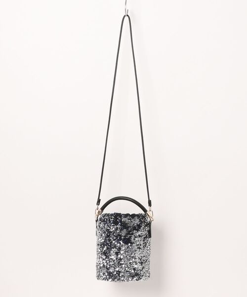 FURLA(フルラ)の「FURLA MIONIDO MINI CROSSBODY BUCKET(ハンドバッグ・レディース・シルバー・ONE SIZE)」の2枚目の写真