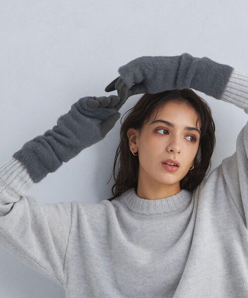 green label relaxing（グリーンレーベルリラクシング）の「【WEB限定】3WAY シャギー アームウォーマー グローブ / 手袋 ―タッチパネル対応―（手袋・レディース・オフホワイト/ライトグレー/ダークグレー・FREE）」の8枚目の写真