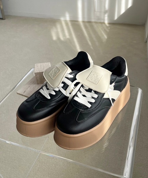 イニシャルモチーフタンスニーカー（スニーカー）｜one after another