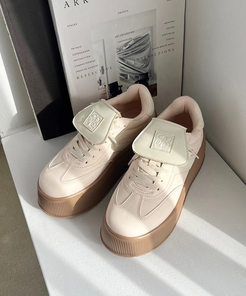 イニシャルモチーフタンスニーカー（スニーカー）｜one after another